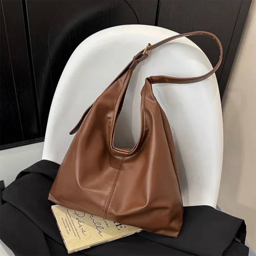 Retro Simple Women Stray Bag Large Capacity Solid Color Soft PU Leather Shoulder Bag for Commuting Shopping